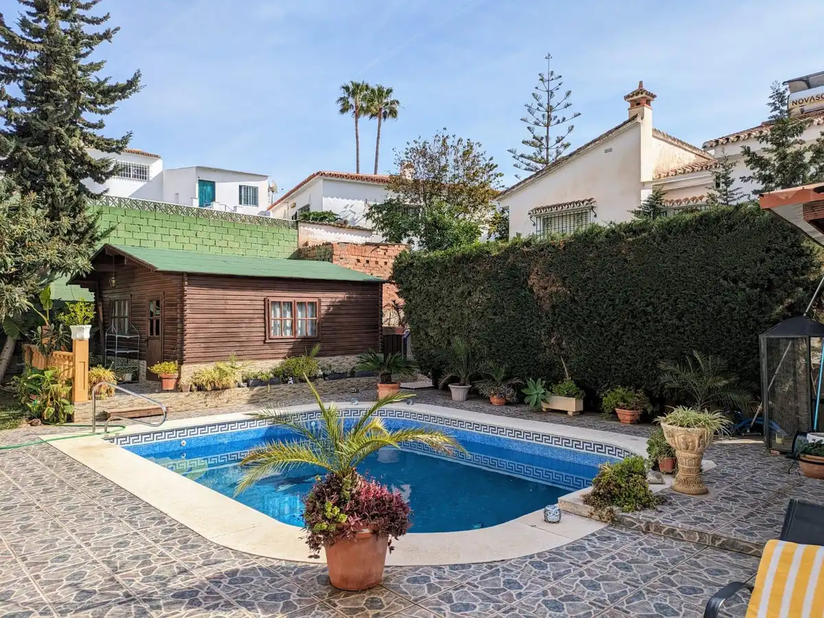 Swimming pool of Houses for sale in Benalmádena  with Air Conditioner, Heating and Terrace