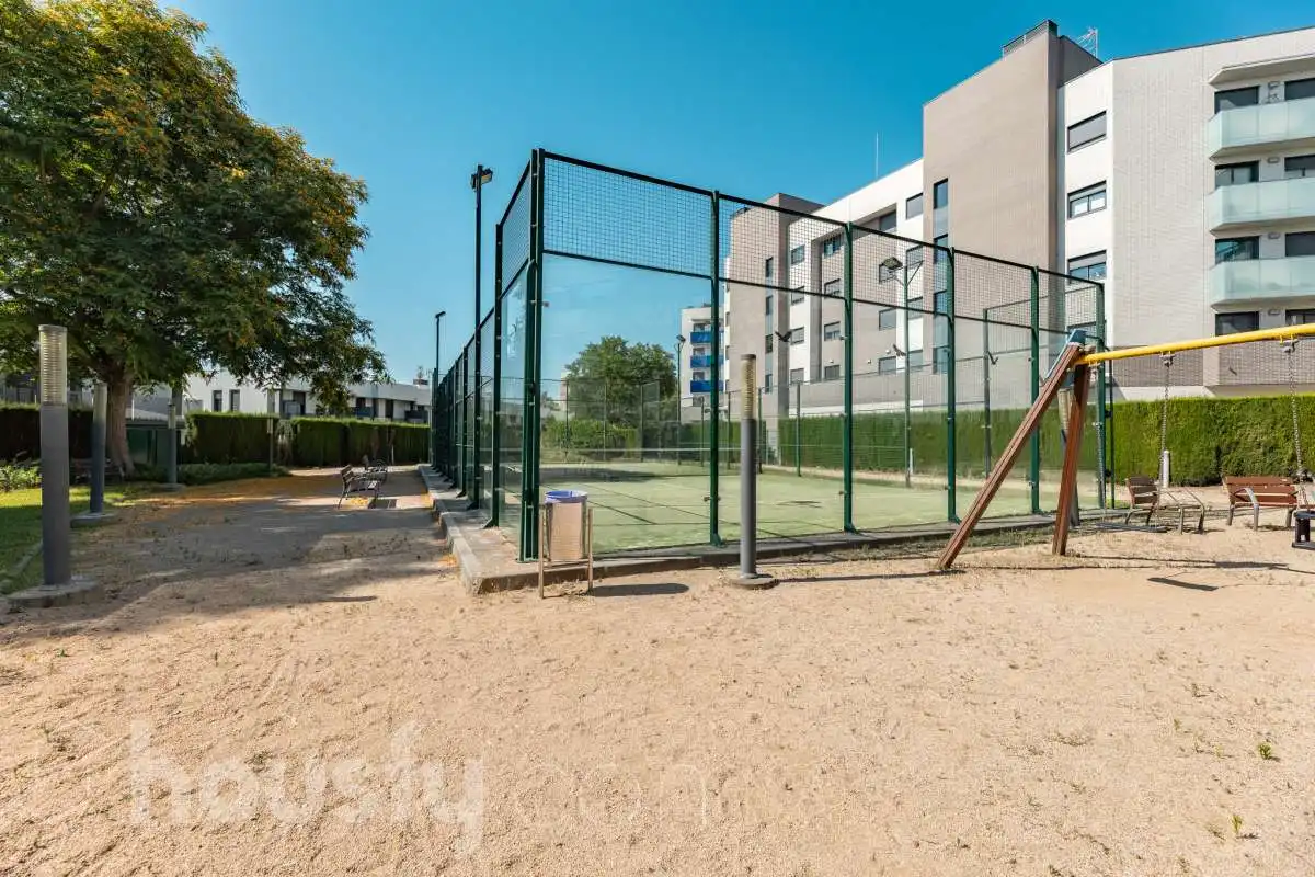 Vista exterior de Pis en venda en Vilafranca del Penedès amb Aire condicionat, Calefacció i Jardí privat