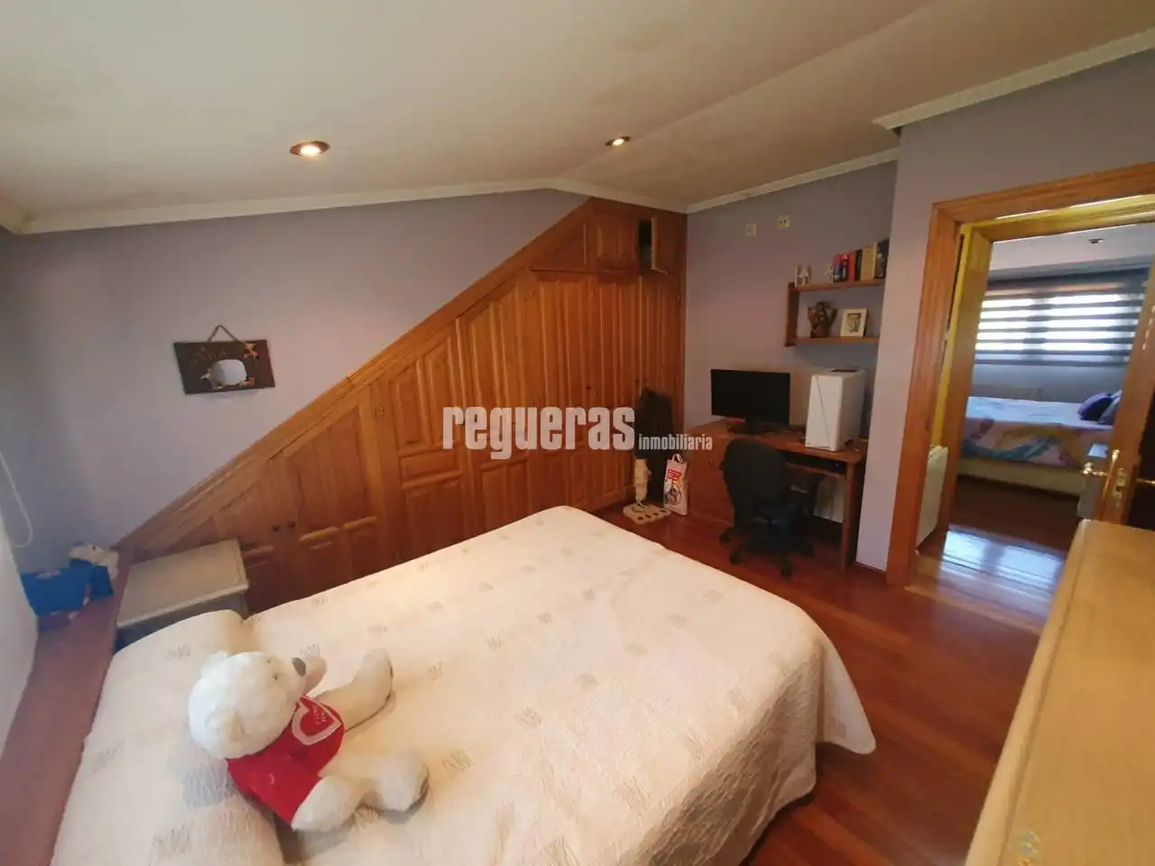 Habitación de Casa o chalet en venta en Avilés con Calefacción, Parquet y Terraza