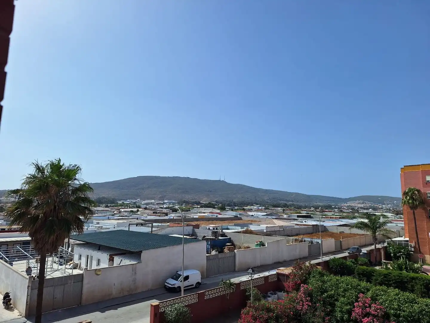 Vista exterior de Piso en venta en La Línea de la Concepción con Aire acondicionado, Calefacción y Terraza