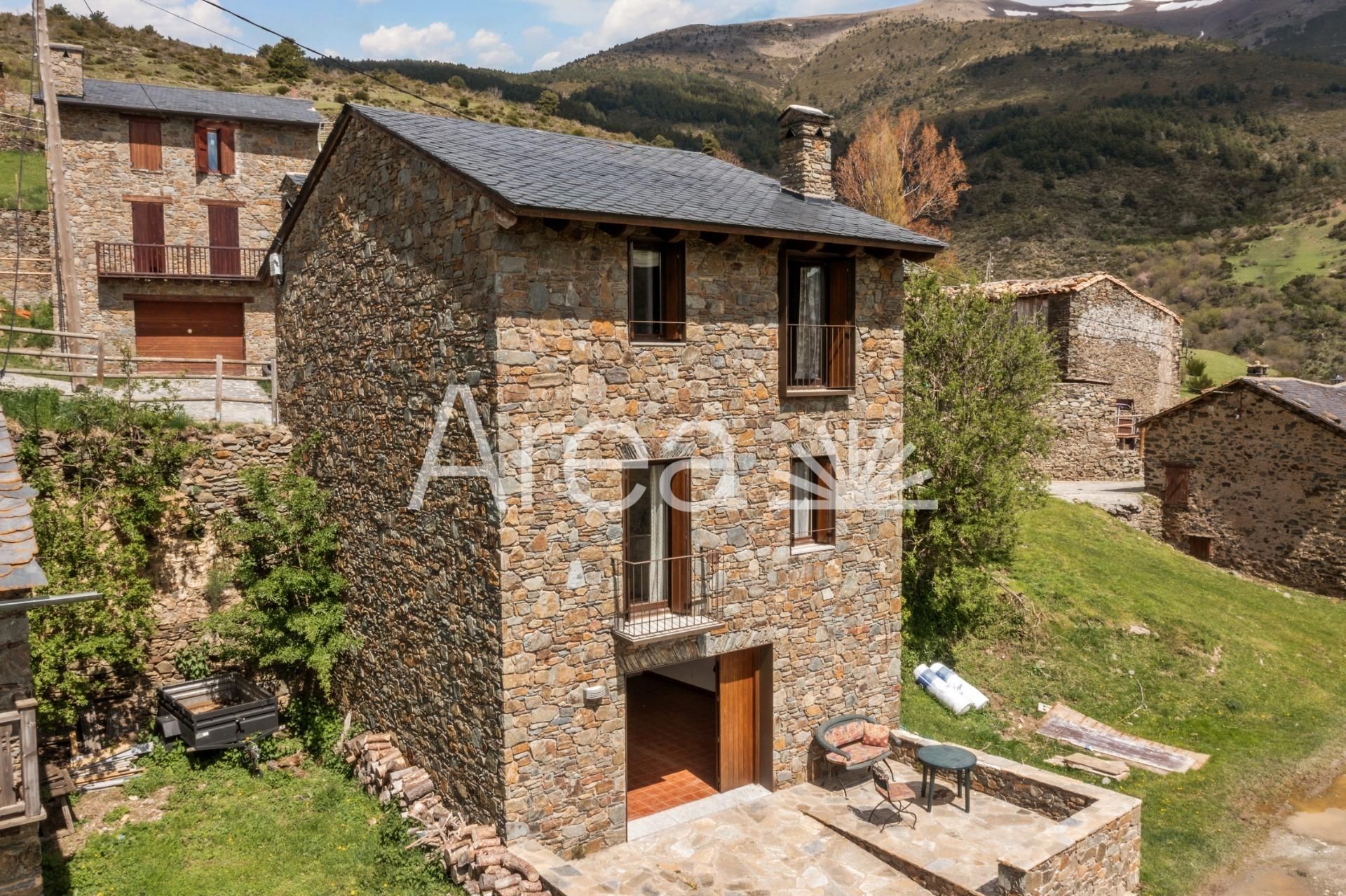 Exterior view of House or chalet for sale in Toses  with Heating, Private garden and Terrace