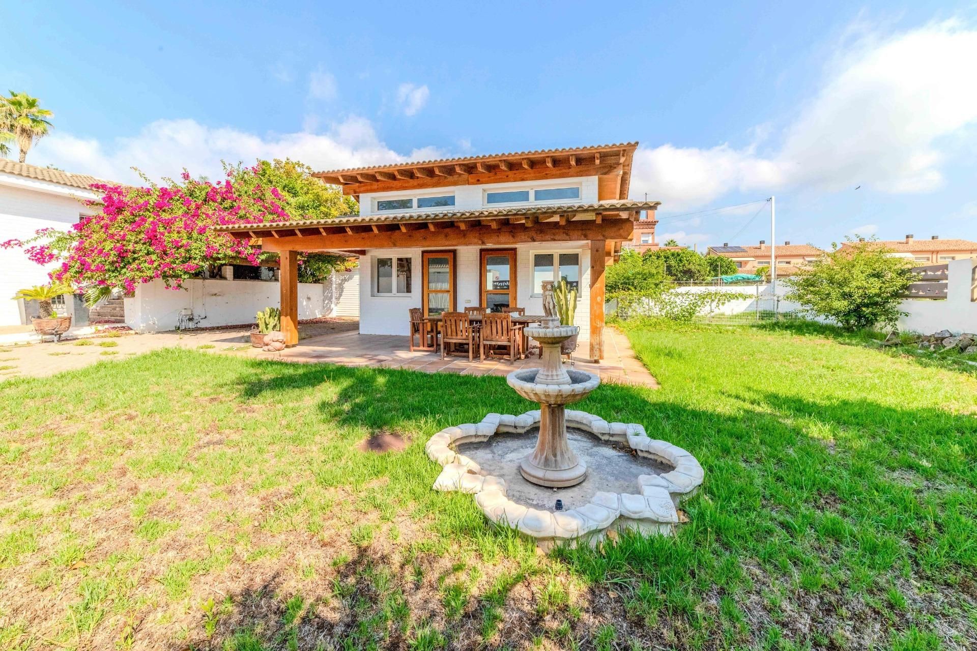 Jardí de Casa o xalet en venda en Cambrils amb Aire condicionat, Calefacció i Jardí privat