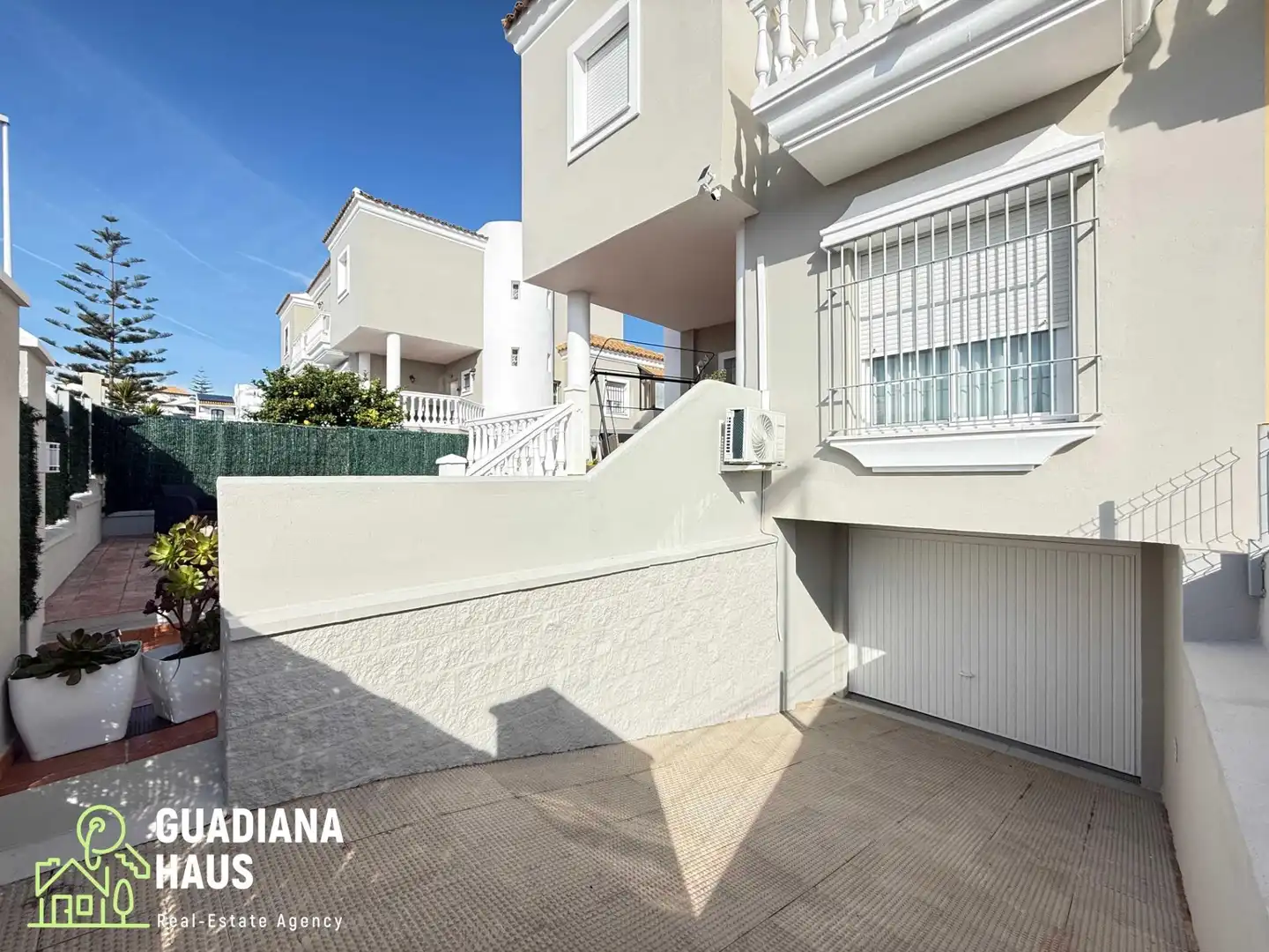 Vista exterior de Apartament en venda en Ayamonte amb Aire condicionat, Jardí privat i Terrassa
