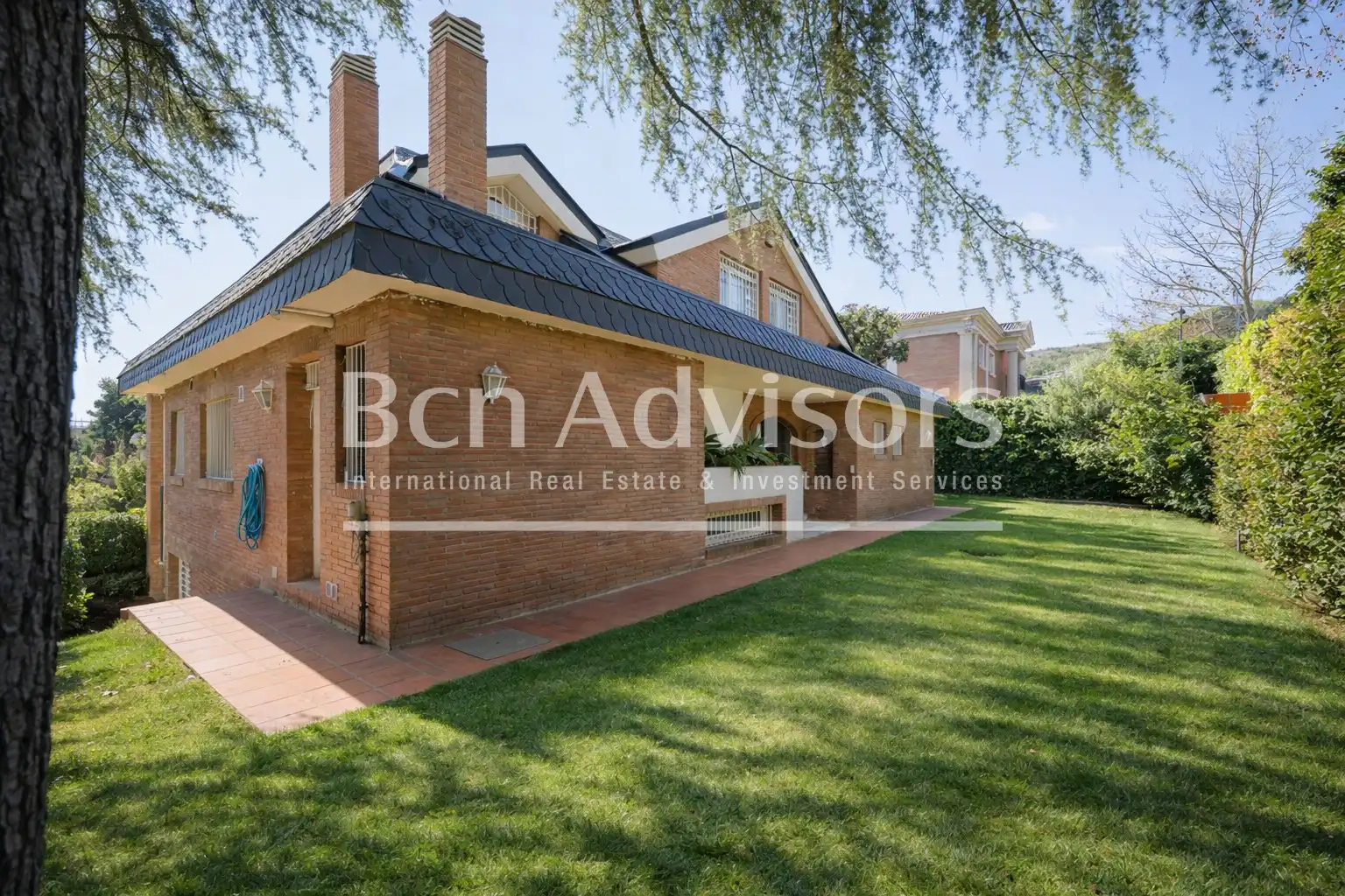 Jardín de Casa o chalet en venta en Barcelona con Aire acondicionado, Calefacción y Jardín privado