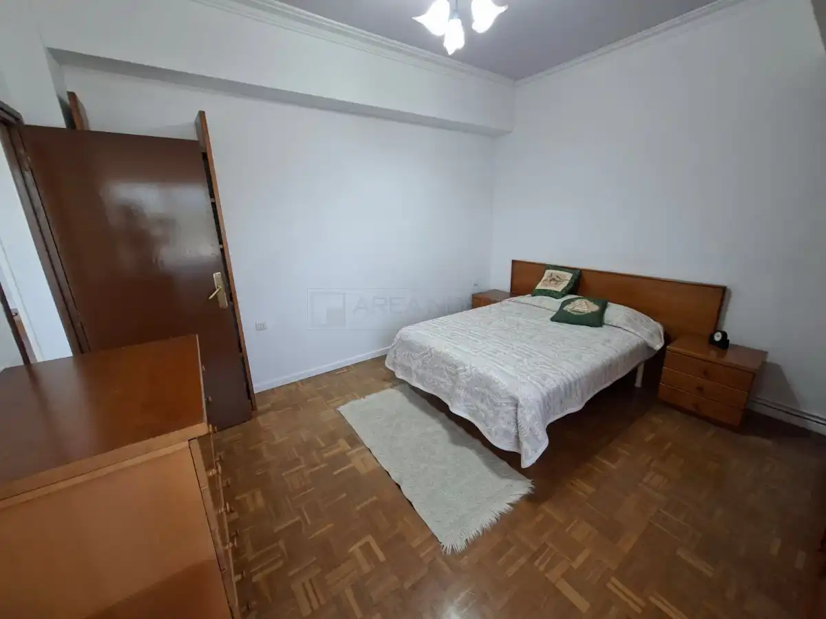 Habitación de Piso en venta en Vitoria - Gasteiz con Calefacción, Parquet y Terraza