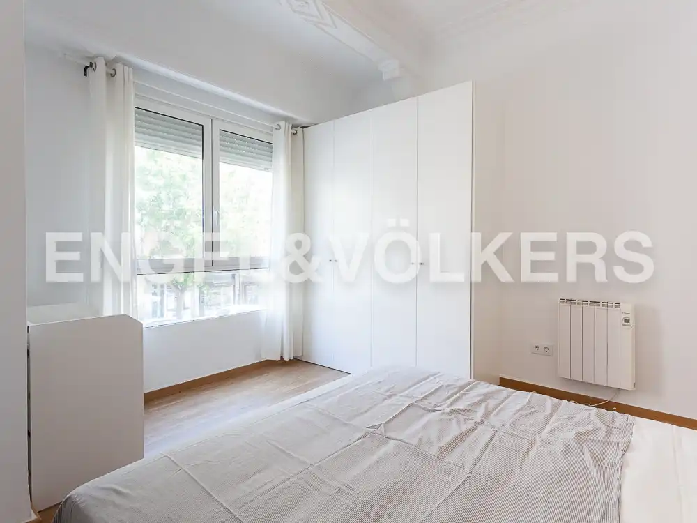 Bedroom of Flat for rent in Valencia  with Heating, Parquet flooring and Terrace