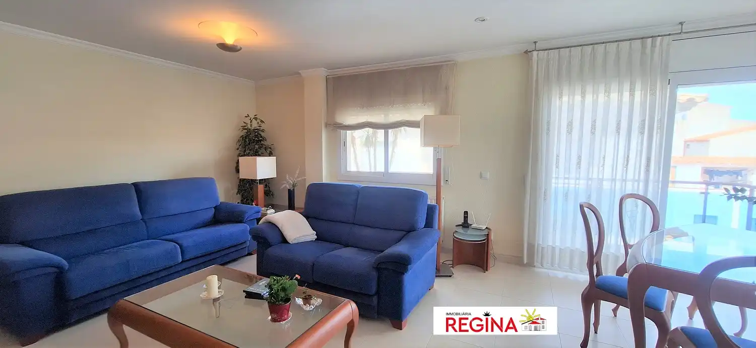 Wohnzimmer von Dachboden zum Verkauf in L'Escala mit Heizung, Terrasse und Möbliert