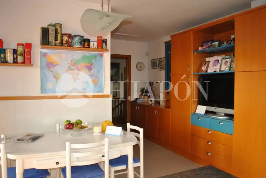 Cuina de Casa o xalet en venda en Alella amb Aire condicionat, Calefacció i Jardí privat