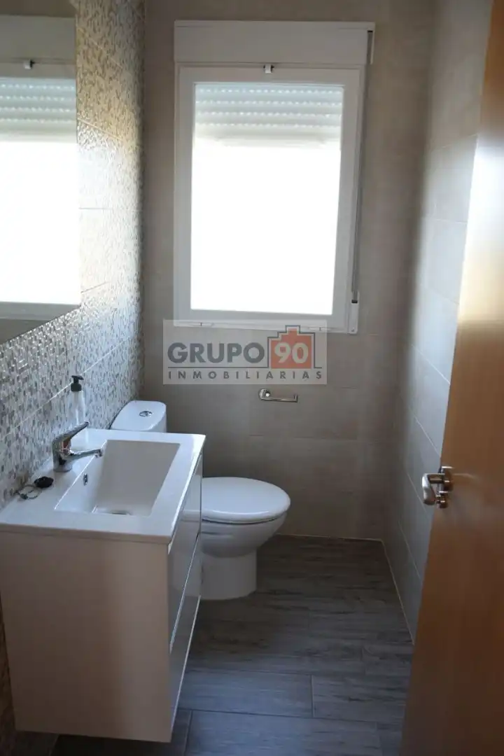 Baño de Casa adosada en venta en Requena con Terraza y Trastero