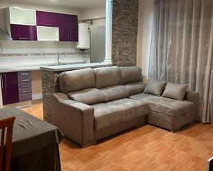 Living room of Flat for sale in  Sevilla Capital  with Air Conditioner, Storage room and Furnished