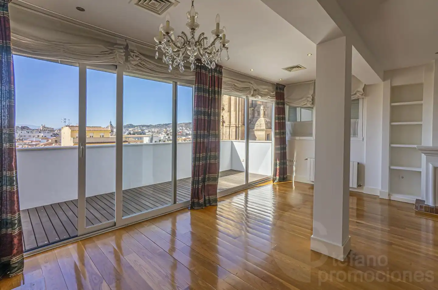 Habitación de Ático de alquiler en Málaga con Aire acondicionado, Calefacción y Parquet