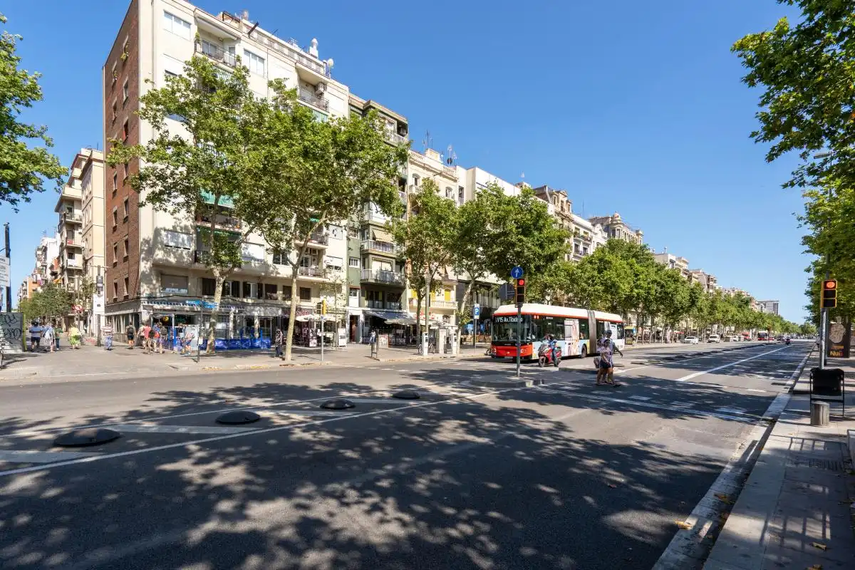 Vista exterior de Piso en venta en Barcelona con Aire acondicionado, Calefacción y Amueblado