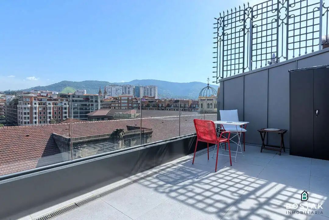 Terraza de Ático de alquiler en Bilbao  con Calefacción, Terraza y Balcón