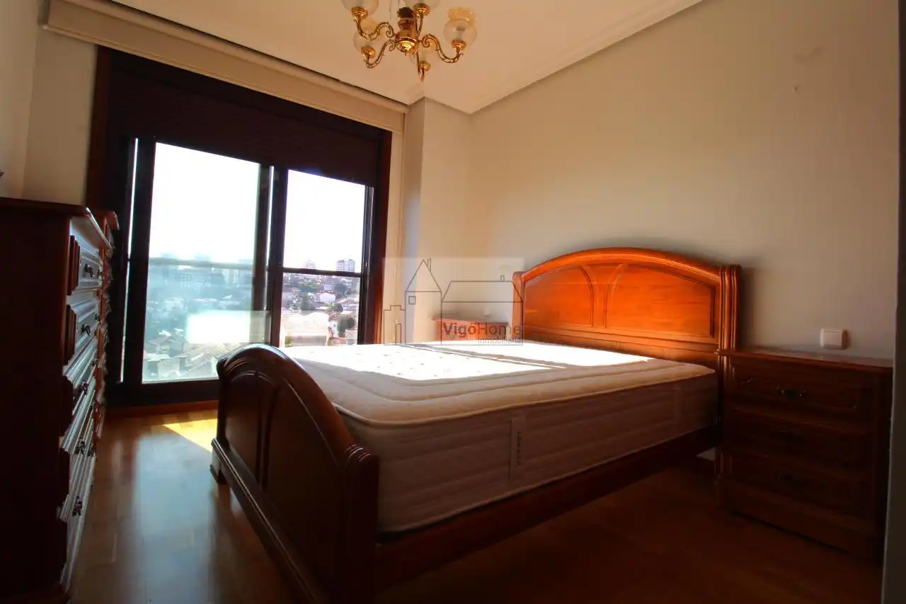 Bedroom of Flat for rent in Vigo   with Heating, Storage room and Furnished