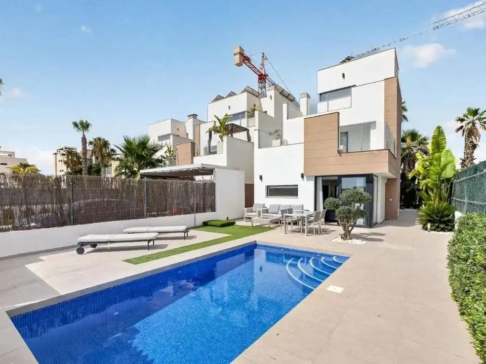 Villa à vendre à El Raso