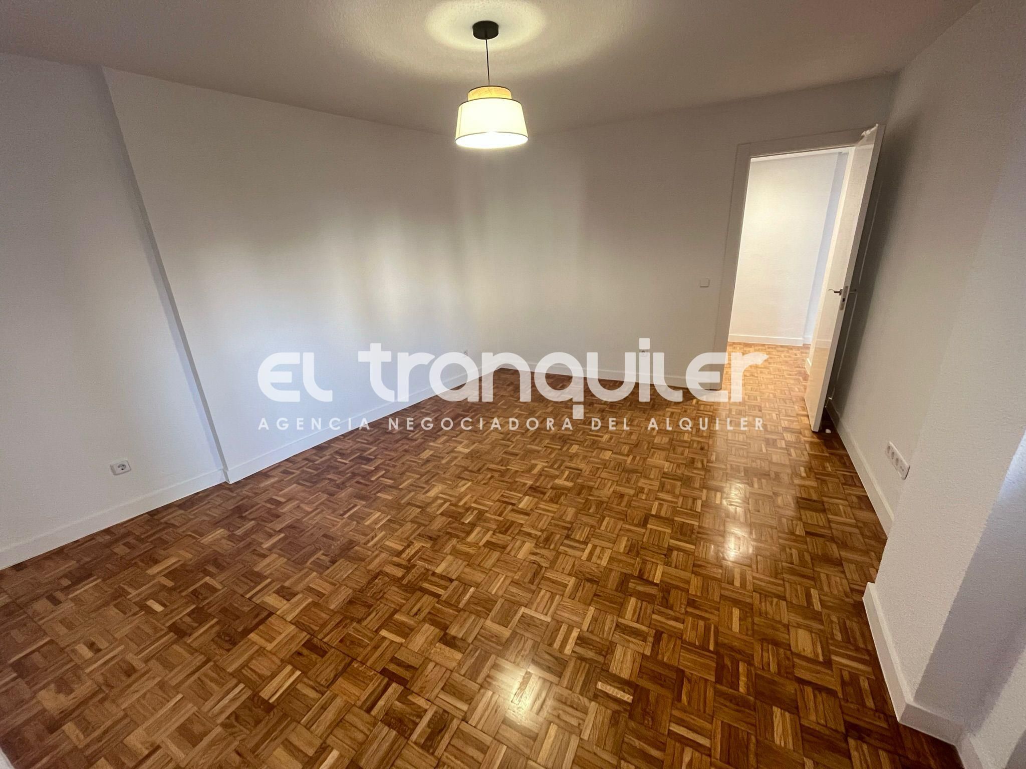 Dormitori de Pis de lloguer en  Madrid Capital amb Parquet, Terrassa i Rentadora