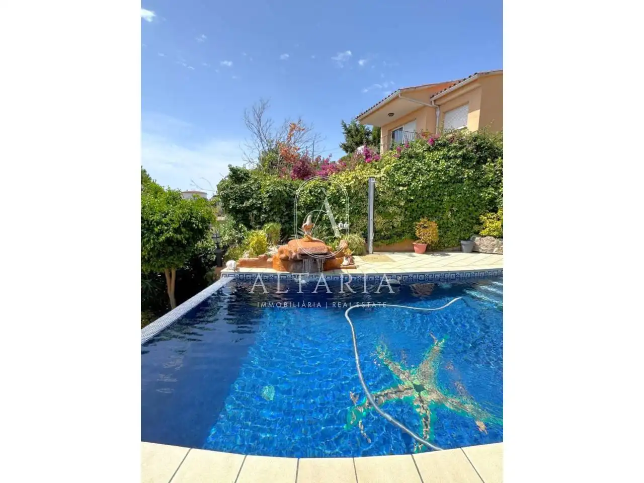 Xalet amb piscina en venda a Calle Alps, imagen 4