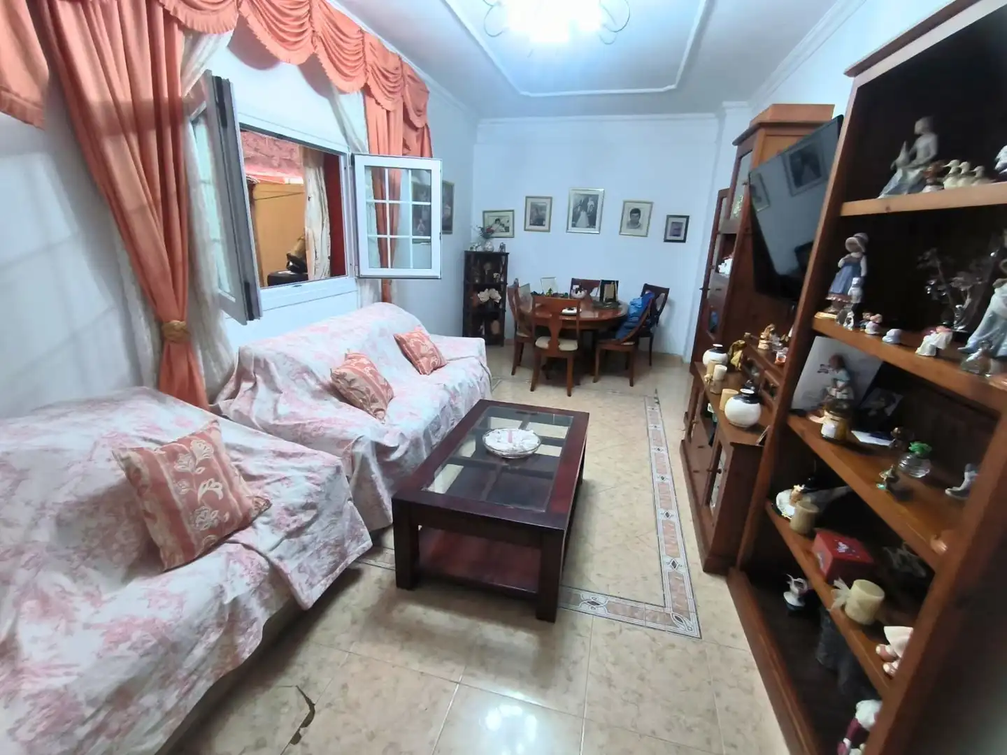 Sala d'estar de Casa o xalet en venda en Telde amb Aire condicionat, Terrassa i Balcó