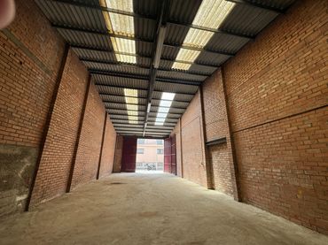 Nave industrial in vendita a Carrer de la Germana Pilar