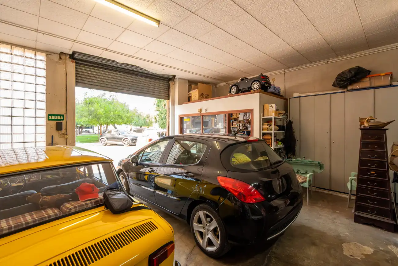 Parking of Commercial properties for sale in Tortosa