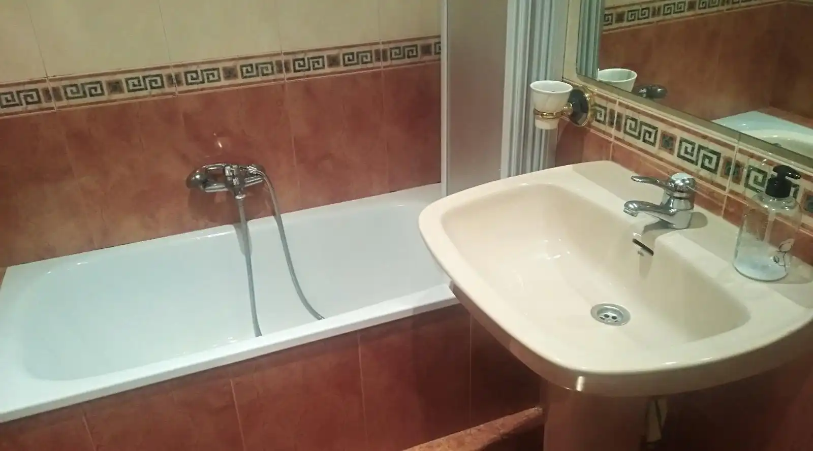 Badezimmer von Wohnung zur untervermieten in Granada