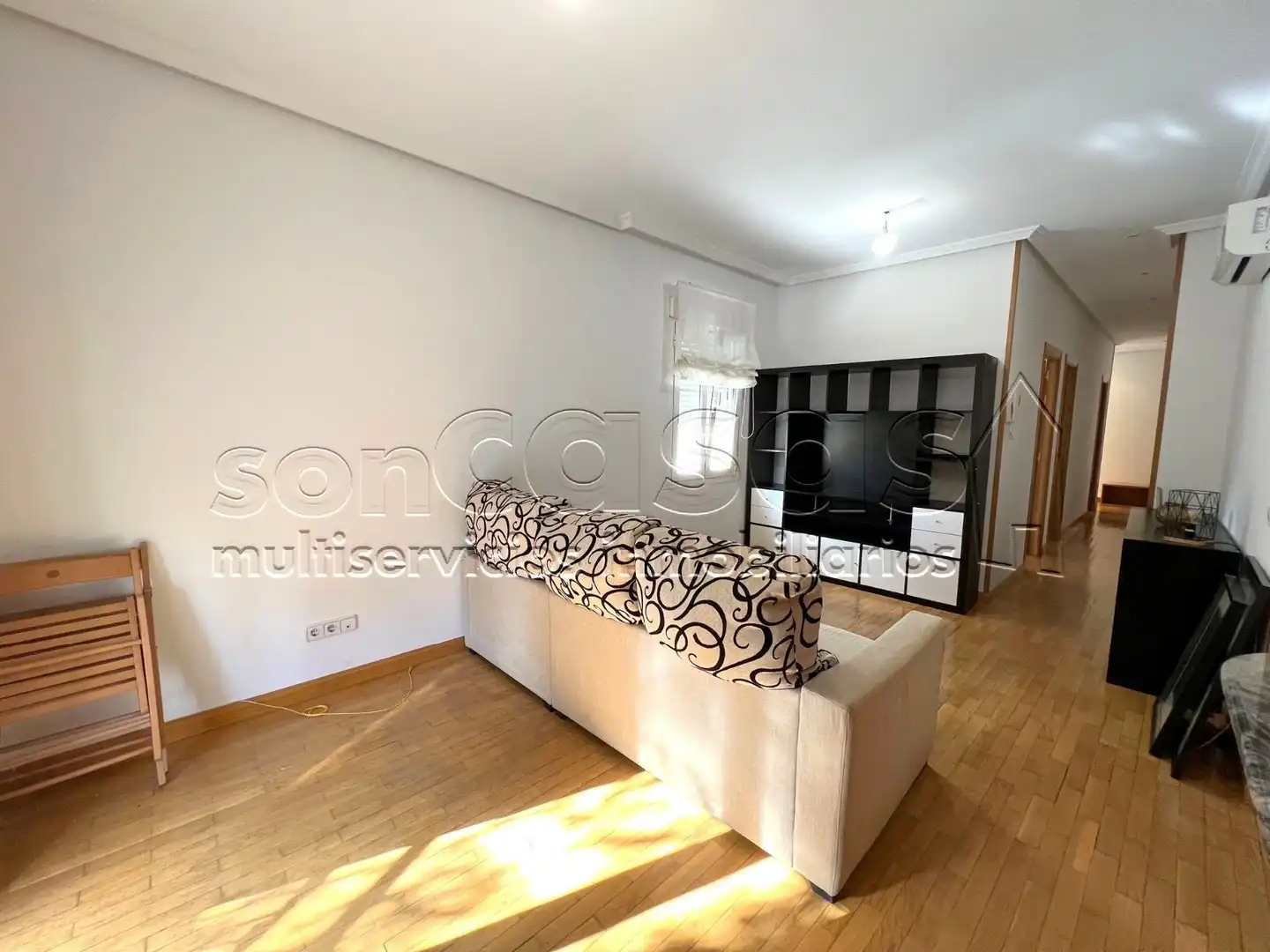Living room of Flat for rent in Madrid  with Air Conditioner, Heating and Terrace