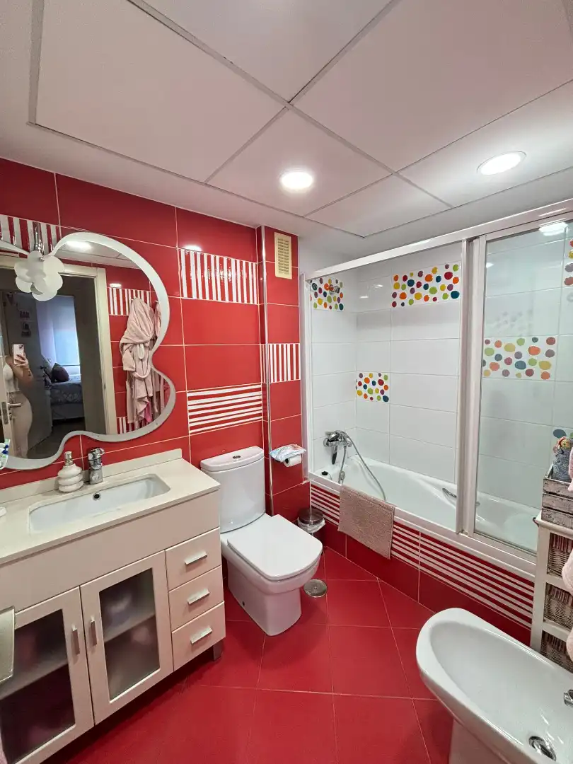 Baño de Casa adosada en venta en Alhaurín de la Torre con Aire acondicionado, Calefacción y Jardín privado