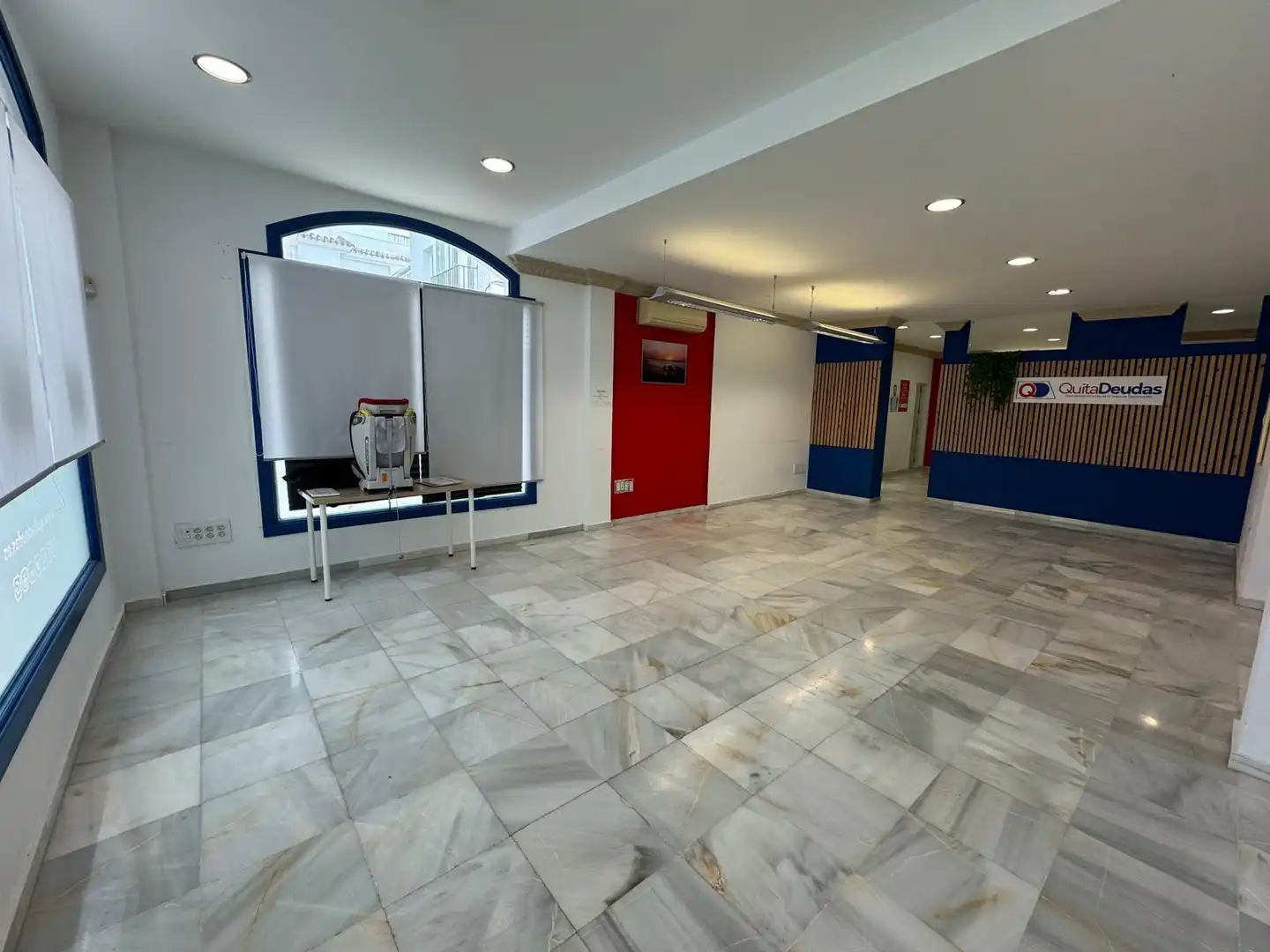Local comercial en venta en Centro - Calzada - Cabo Noval, imagen 6