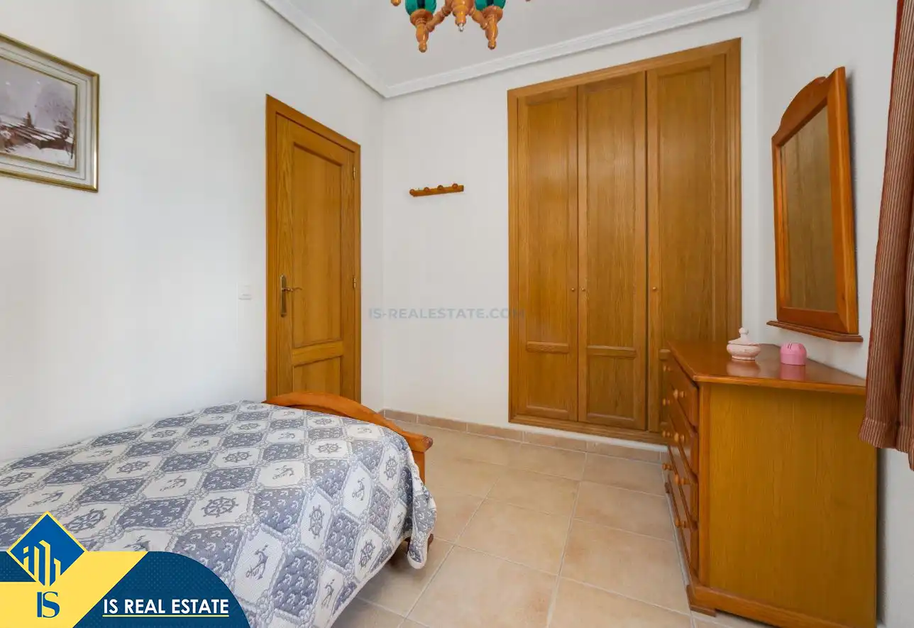 Dormitori de Casa adosada en venda en Torrevieja amb Aire condicionat, Calefacció i Terrassa