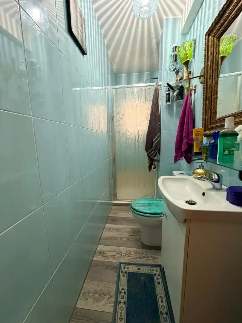 Bathroom of Flat for sale in Madrid  with Air Conditioner, Heating and Storage room