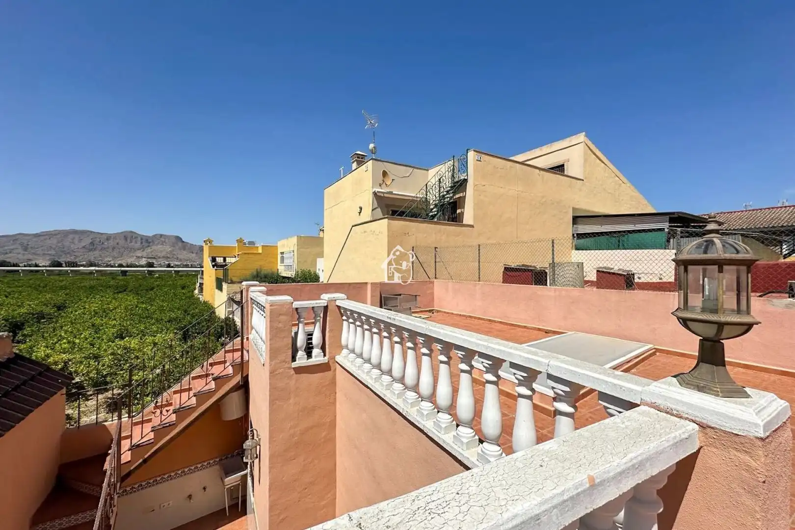 Vista exterior de Casa o xalet en venda en Orihuela amb Aire condicionat, Jardí privat i Terrassa