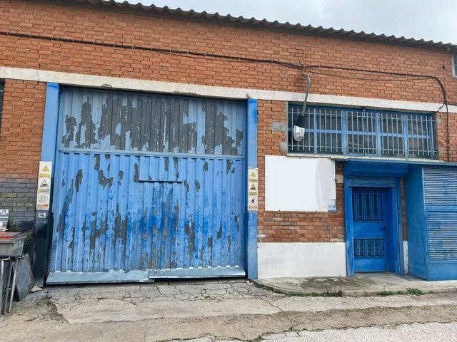 Nave industrial en Venta en Camarma de Esteruelas