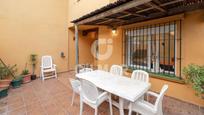 Vista exterior de Casa adosada en venda en El Puerto de Santa María amb Calefacció i Jardí privat