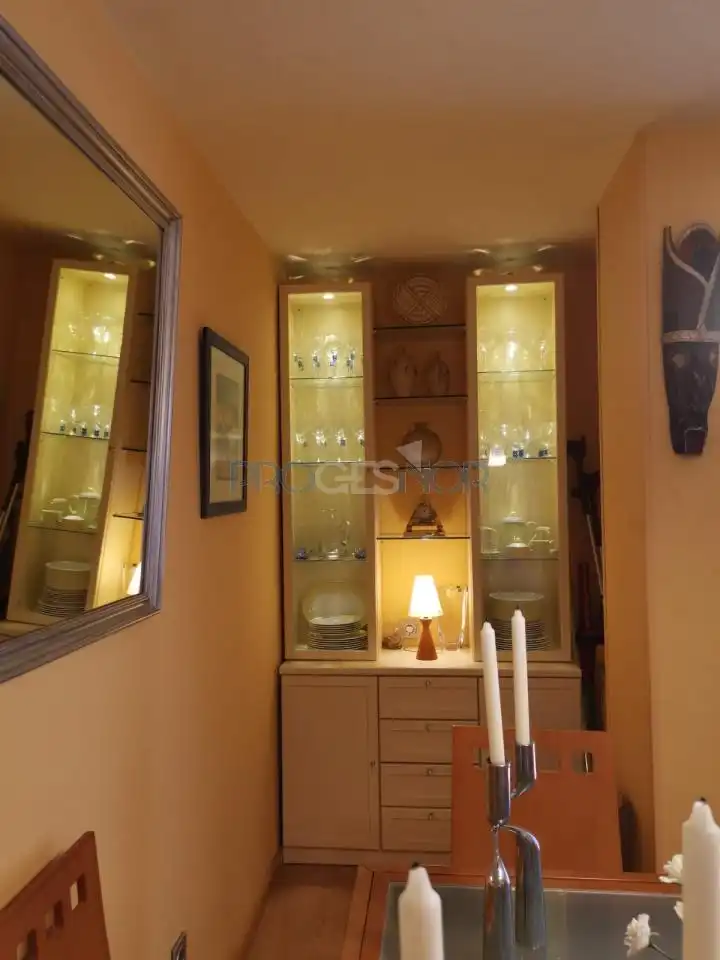 Comedor de Piso en venta en León Capital  con Calefacción, Trastero y Balcón