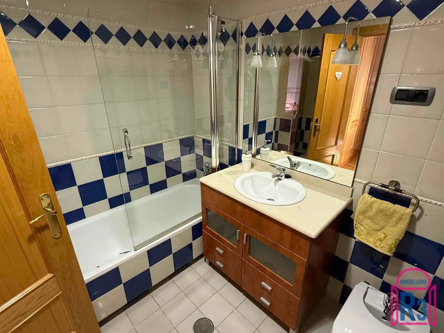 Bathroom of Duplexes for rent in León Capital   with Heating, Terrace and Furnished