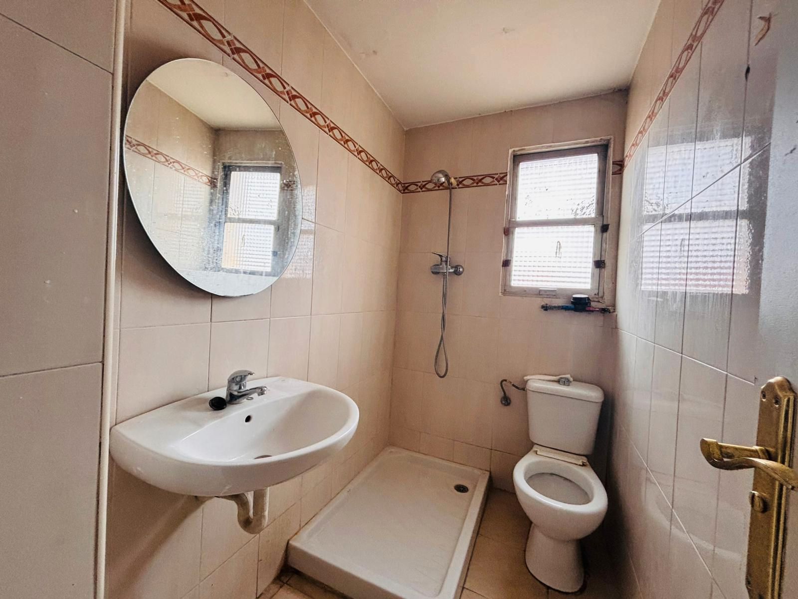 Bathroom of Flat for sale in  Zaragoza Capital  with Air Conditioner and Private garden