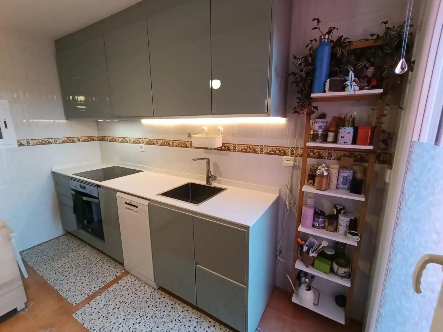 Cocina de Casa o chalet en venta en Avilés con Terraza, Trastero y Amueblado