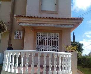 Vista exterior de Casa adosada en venda en Cartagena amb Piscina