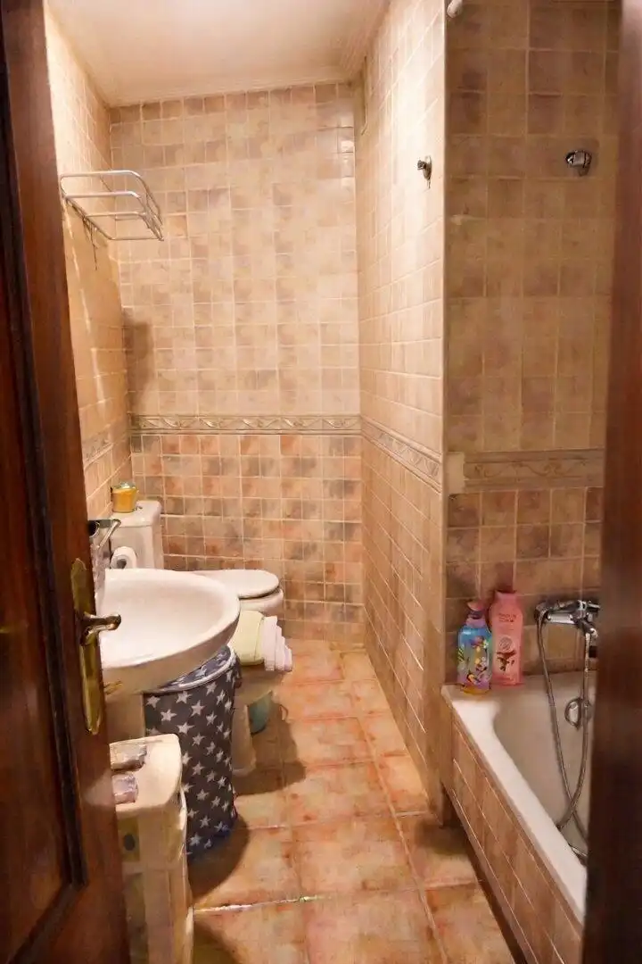 Bathroom of Houses for sale in Valverde de la Virgen, León