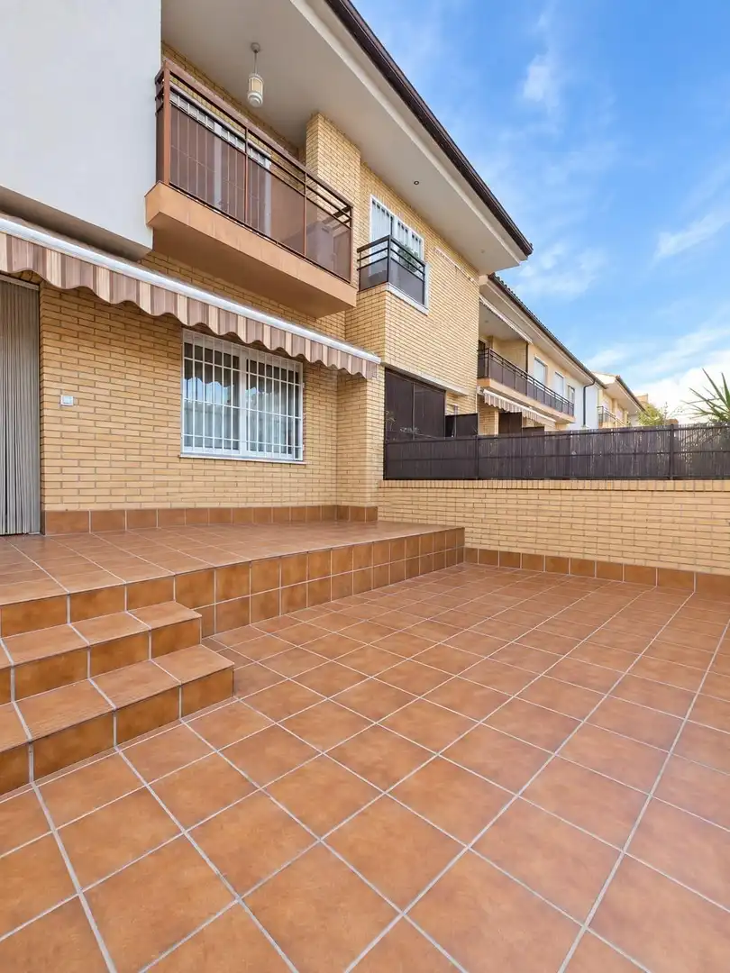 House with terrace for sale in MOLINEROS