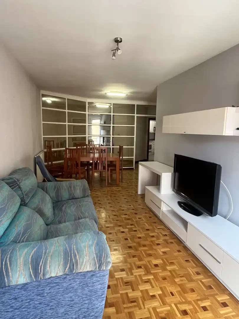 Sala d'estar de Pis en venda en Soria Capital  amb Parquet, Terrassa i Moblat