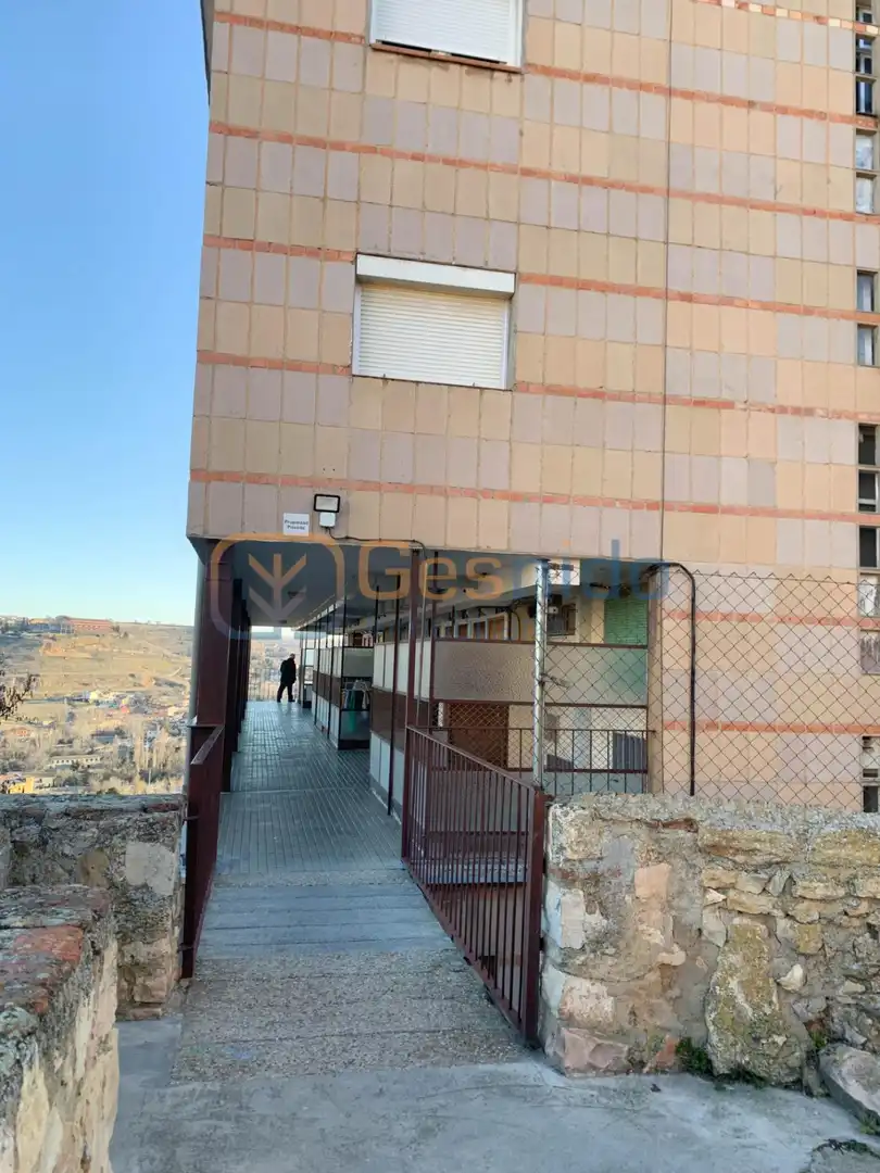 Exterior view of Garage for sale in Segovia