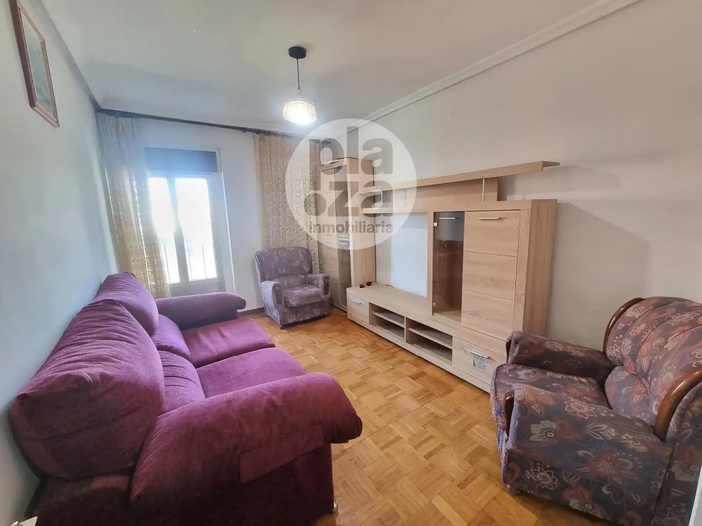 Sala d'estar de Pis en venda en Burgos amb Calefacció, Terrassa i Moblat