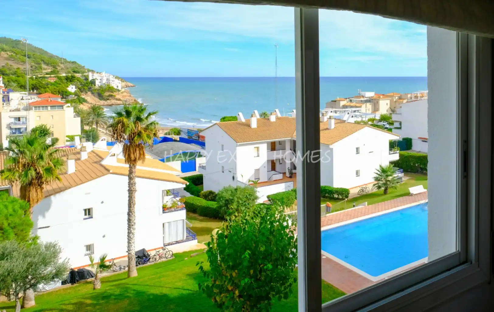 Vista exterior de Pis en venda en Sitges amb Aire condicionat, Calefacció i Jardí privat