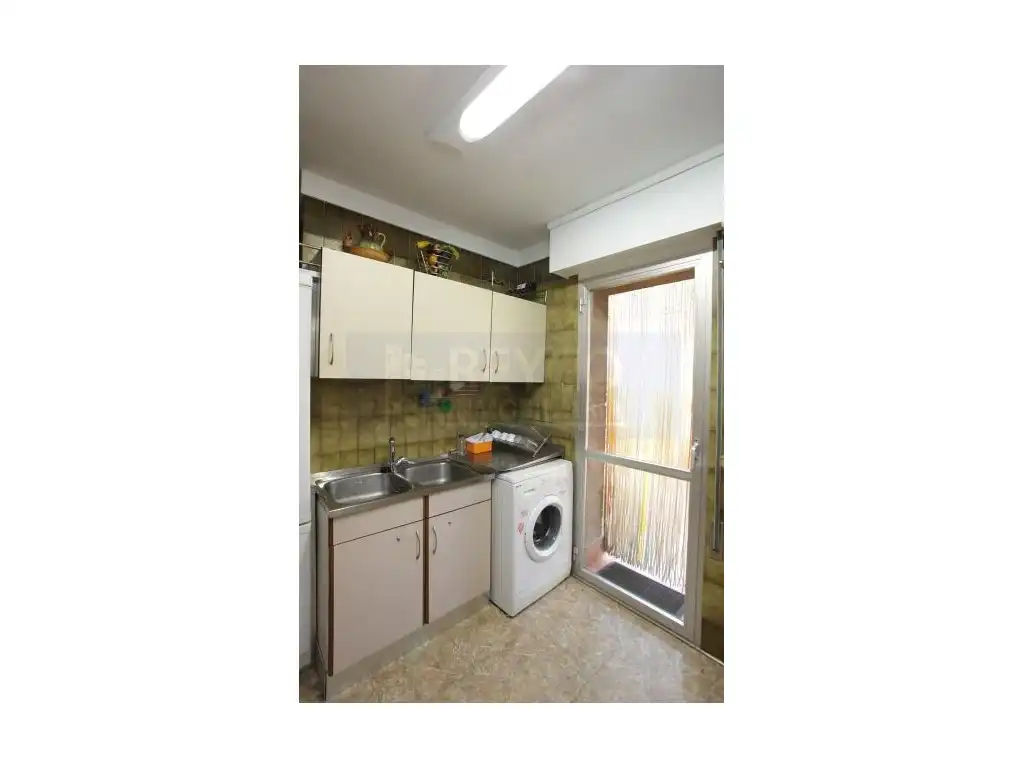 Kitchen of Apartments for sale in  Logroño  with Balcony