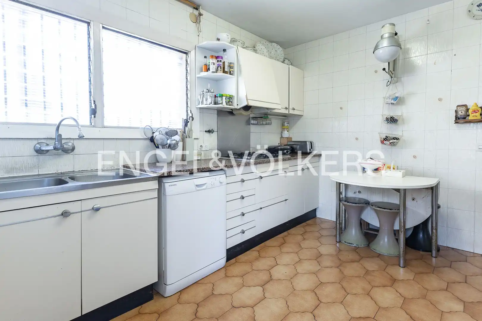 Cuina de Apartament en venda en Premià de Dalt amb Calefacció, Jardí privat i Terrassa
