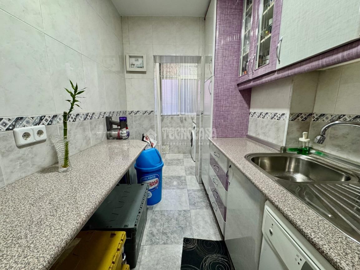 Kitchen of Flat for sale in  Madrid Capital  with Air Conditioner and Heating
