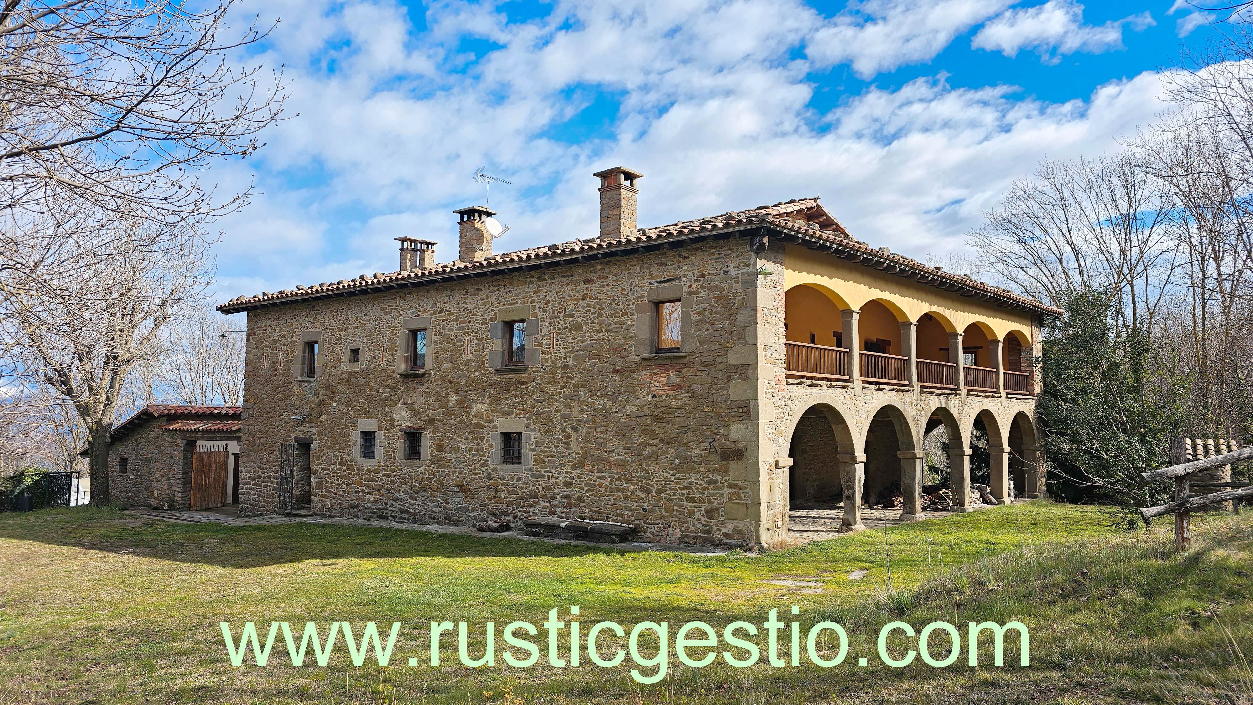 Exterior view of Country house for sale in La Vall d'en Bas  with Heating, Private garden and Parquet flooring