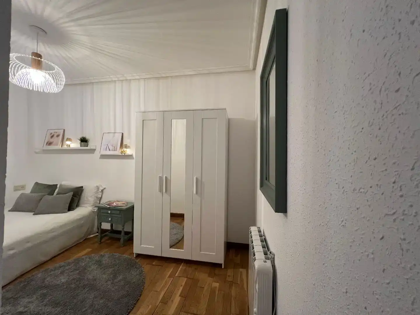 Habitación de Piso de alquiler en Gijón  con Parquet y Amueblado