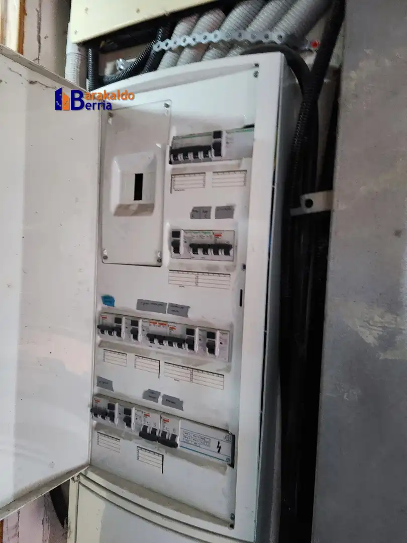 Nave industrial en venta en Santurtzi  con Alarma